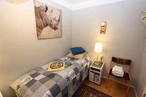 Uma cama ou camas num quarto em The Viking Country Club