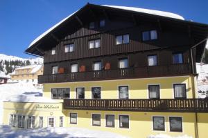Budova, v ktorej sa hotel nachádza