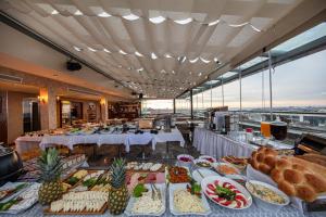 En restaurang eller annat matställe på Taksim Pera Center Hotel