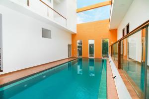 Bazén v ubytování Meth Suites nebo v jeho okolí + 26 fotografií