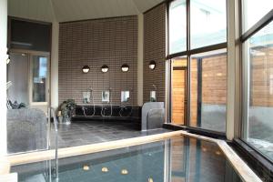 Bazén v ubytování Hotel Oak Forest nebo v jeho okolí
