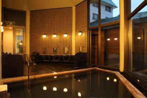 Bazén v ubytování Hotel Oak Forest nebo v jeho okolí