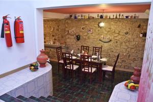 Restaurace v ubytování Roshan Guest House