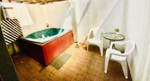 Φωτογραφία από το άλμπουμ του Baden Lodge Motel - PRIVATE SPA Bath σε Rotorua