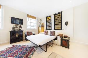 Veeve - Eclectic Art in Pimlico