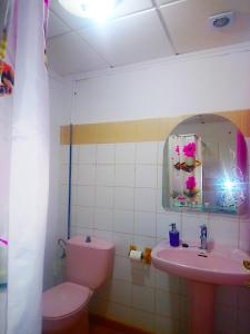 Kúpeľňa v ubytovaní The Violet House muy cerca del Aeropuerto Tenerife Norte + 12 fotografií