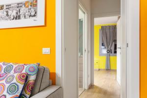 A seating area at Colorful Boccaccio Apartment
