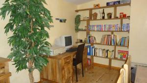 Perpustakaan di rumah percutian