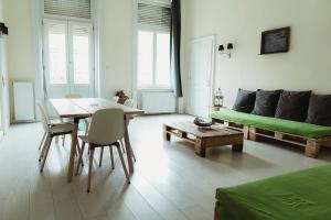 Posedenie v ubytovaní Jozsef63 Apartment