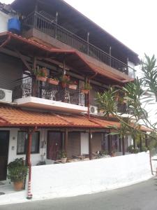 The building in which a vendégházakat is located