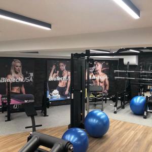 Fitness centrum a/nebo fitness zařízení v ubytování Paint It Black Hotel & Spa