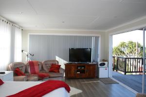 Μια τηλεόραση ή/και κέντρο ψυχαγωγίας στο Ocean Dreams B&B