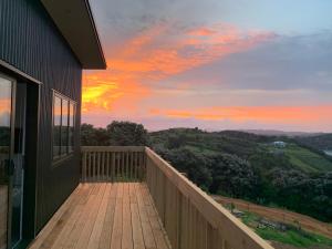 Imagen de la galería de Anzac Bay Views Orchard House, en Auckland