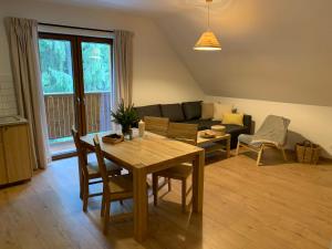 Posezení v ubytování YASNA Apartments