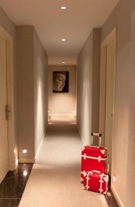 Ένα ή περισσότερα κρεβάτια σε δωμάτιο στο Cosmo Hotel Hong Kong