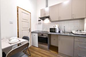Cute gallery apartment close to the Basilica, Queen 1077 Budapest, 33 Király utca kép - 2