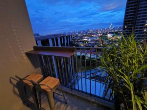 Gallery image of EkoCheras Balcony City View King Bed Rooftop Pool High Speed Fibre Internet MRT Connection in Kuala Lumpur