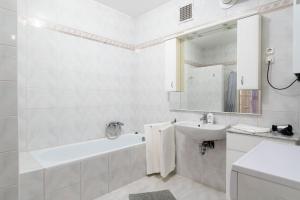 Kúpeľňa v ubytovaní Szeged Gyöngye + 37 fotografií