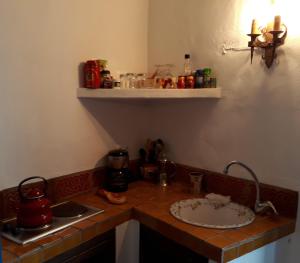 Kuchyňa alebo kuchynka v ubytovaní Guesthouse La Tienda Cómpeta 21b