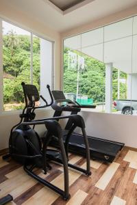 Fitness centrum a/nebo fitness zařízení v ubytování Palmetto Condominium
