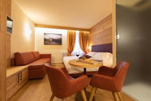 Część wypoczynkowa w obiekcie Hotel Petit Tournalin