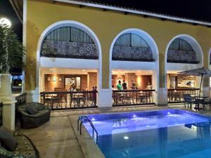 A piscina localizada em Terra dos Diamantes Hotel ou nos arredores