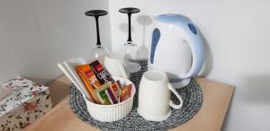 Kemudahan buat kopi dan teh di m-blok