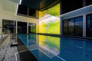 Bazén v ubytovaní Gryf Resort Międzywodzie alebo v jeho blízkosti