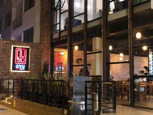 Restaurace v ubytování Surya Lima