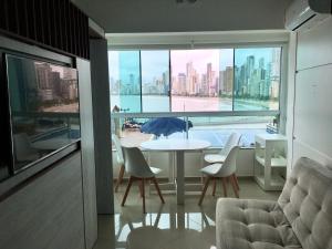 Gallery image of APARTAMENTO FRENTE MAR com vista fantástica in Balneário Camboriú