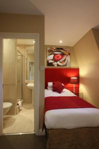 Gallery image of New Linden Hotel in London +58 photos