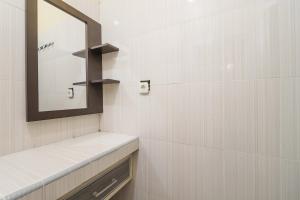 RedDoorz Syariah @ Mora Garden Bungo的一间浴室