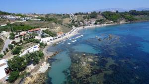 Kép Sea Front Apartment 5 beds with balcony 250 meters from the beach szállásáról Case San Marcóban a galériában