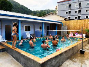 Bazén v ubytování Slumber Party Krabi nebo v jeho okolí