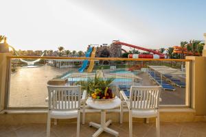 Pickalbatros Aqua Blu Sharm El Sheikh内部或周边的泳池