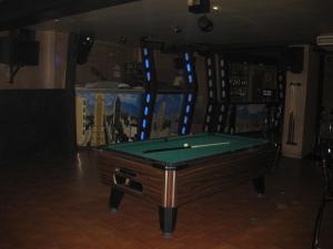Biliardový stôl v ubytovaní Hostal Alvaro I
