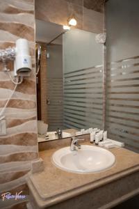 Koupelna v ubytování Rehana Plaza Hotel