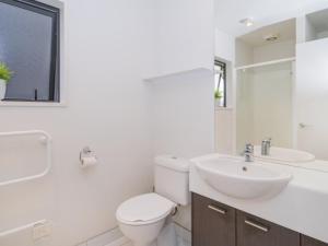 Ένα μπάνιο στο Villa Zion +21 φωτογραφίες