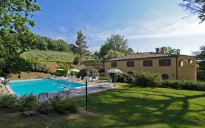 Πισίνα στο ή κοντά στο Badia di Morrona Agriturismo