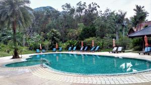 Bazén v ubytování Chang Buri Resort & Koh Chang Hillside nebo v jeho okolí