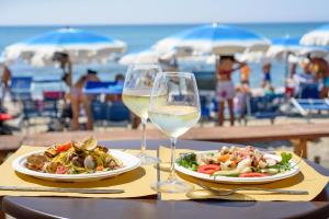 Opțiuni de prânz și cină disponibile oaspeților de la Villaggio Orizzonte