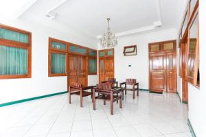 Fotografie z fotogalerie ubytování RedDoorz Syariah near Alun Alun Magelang Bayeman v destinaci Magelang + 37 fotografií