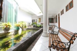 Fotografie z fotogalerie ubytování RedDoorz Syariah near Alun Alun Magelang Bayeman v destinaci Magelang