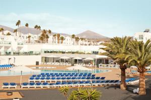 The swimming pool at or close to Blue Sea Lanzarote Palm