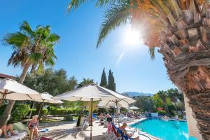 Бассейн в The Ship Inn Hotel или поблизости
