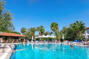 Бассейн в The Ship Inn Hotel или поблизости