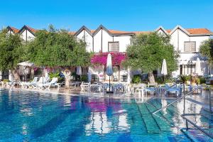 Бассейн в The Ship Inn Hotel или поблизости