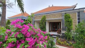 Κήπος έξω από το villa pucak lestari pandawa Bali