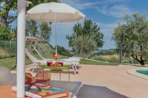 The swimming pool at or close to Villa Rosa