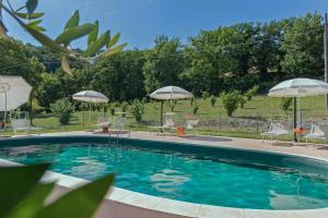 The swimming pool at or close to Villa Rosa